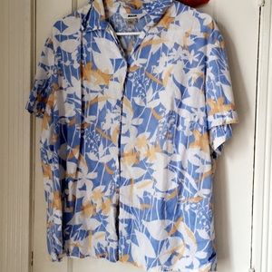 Hawaiian print shirt!